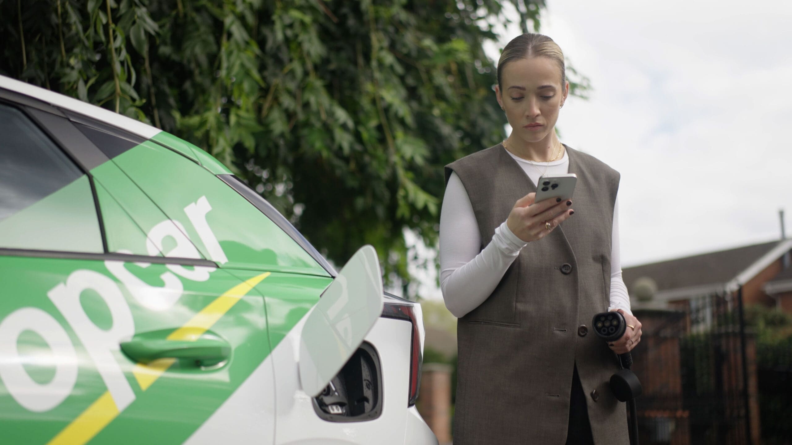 Customer Drop Off Customer App Ev Charging 49059 (1)